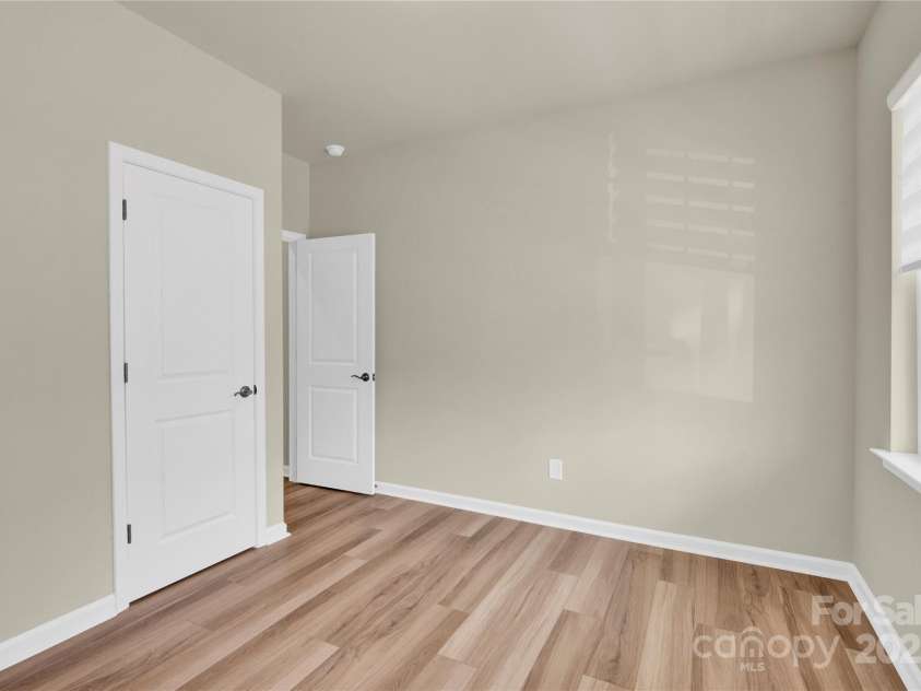 5850 Strathmore Court, Charlotte, NC 28215.  MLS# CAR4243739, YatesRealty ID 9231. 