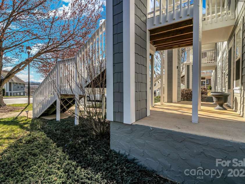 2805 Sagamore Lane, Asheville, NC 28806.  MLS# CAR4238624, YatesRealty ID 9232. 