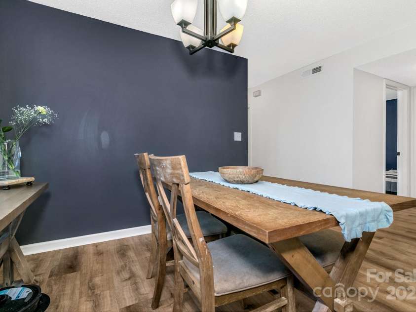 2805 Sagamore Lane, Asheville, NC 28806.  MLS# CAR4238624, YatesRealty ID 9232. 