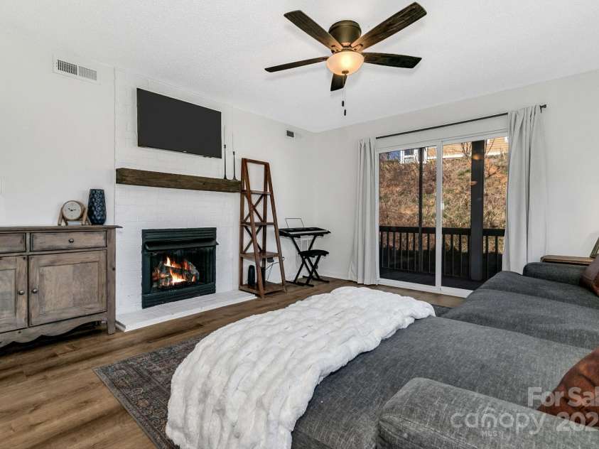 2805 Sagamore Lane, Asheville, NC 28806.  MLS# CAR4238624, YatesRealty ID 9232. 