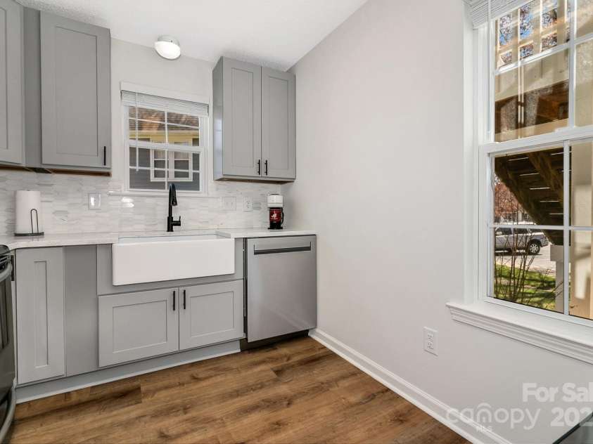 2805 Sagamore Lane, Asheville, NC 28806.  MLS# CAR4238624, YatesRealty ID 9232. 