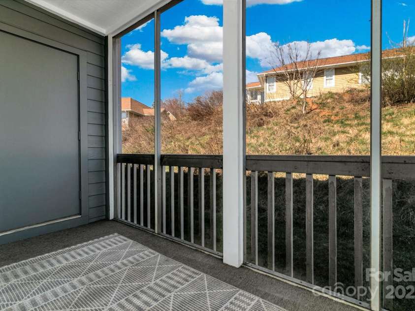 2805 Sagamore Lane, Asheville, NC 28806.  MLS# CAR4238624, YatesRealty ID 9232. 