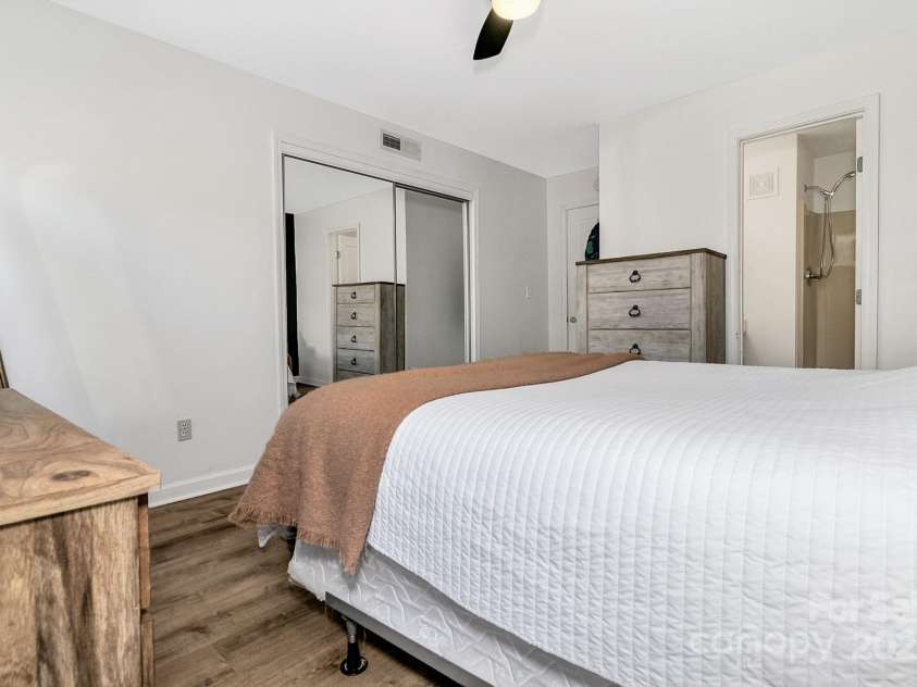 2805 Sagamore Lane, Asheville, NC 28806.  MLS# CAR4238624, YatesRealty ID 9232. 