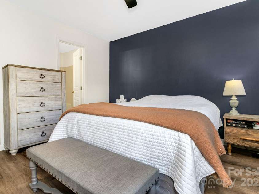 2805 Sagamore Lane, Asheville, NC 28806.  MLS# CAR4238624, YatesRealty ID 9232. 