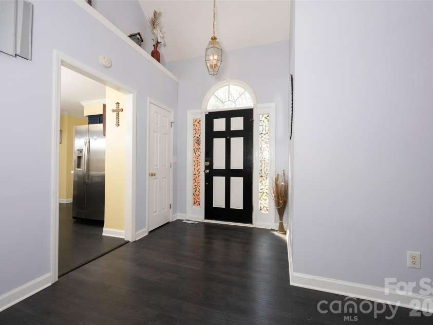 5125 Old Plantation Circle, Winston Salem, NC 27104.  MLS# CAR4366786, YatesRealty ID 9232. 