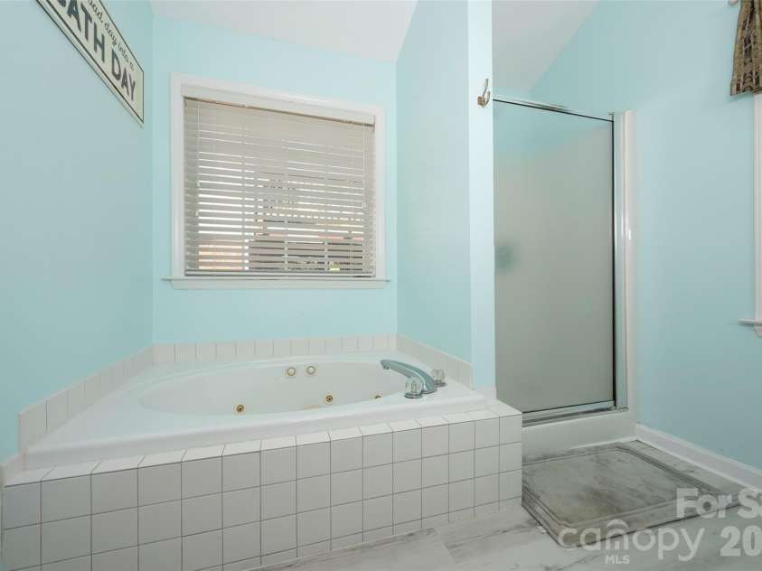 5125 Old Plantation Circle, Winston Salem, NC 27104.  MLS# CAR4366786, YatesRealty ID 9232. 