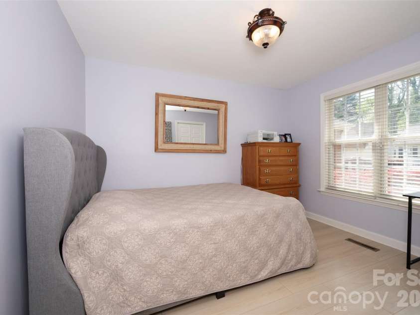 5125 Old Plantation Circle, Winston Salem, NC 27104.  MLS# CAR4366786, YatesRealty ID 9232. 