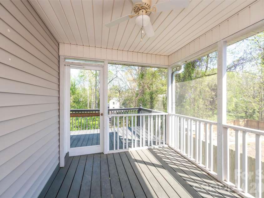 5125 Old Plantation Circle, Winston Salem, NC 27104.  MLS# CAR4366786, YatesRealty ID 9232. 