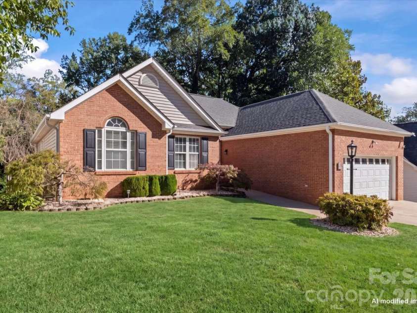 5125 Old Plantation Circle, Winston Salem, NC 27104.  MLS# CAR4431180, YatesRealty ID 9232. 