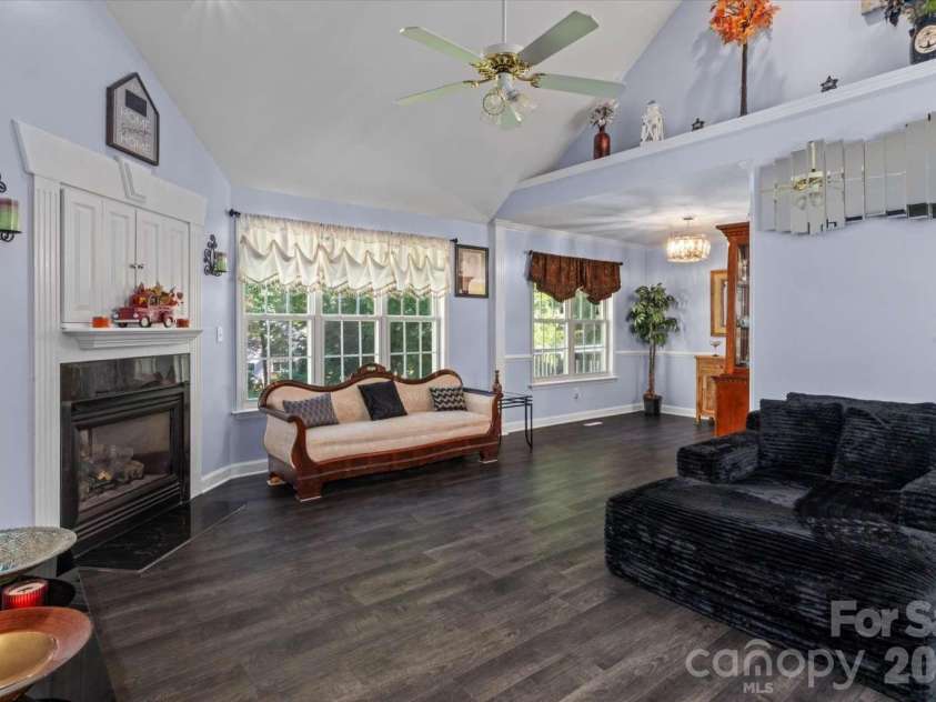 5125 Old Plantation Circle, Winston Salem, NC 27104.  MLS# CAR4431180, YatesRealty ID 9232. 