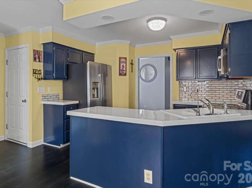 5125 Old Plantation Circle, Winston Salem, NC 27104.  MLS# CAR4431180, YatesRealty ID 9232. 