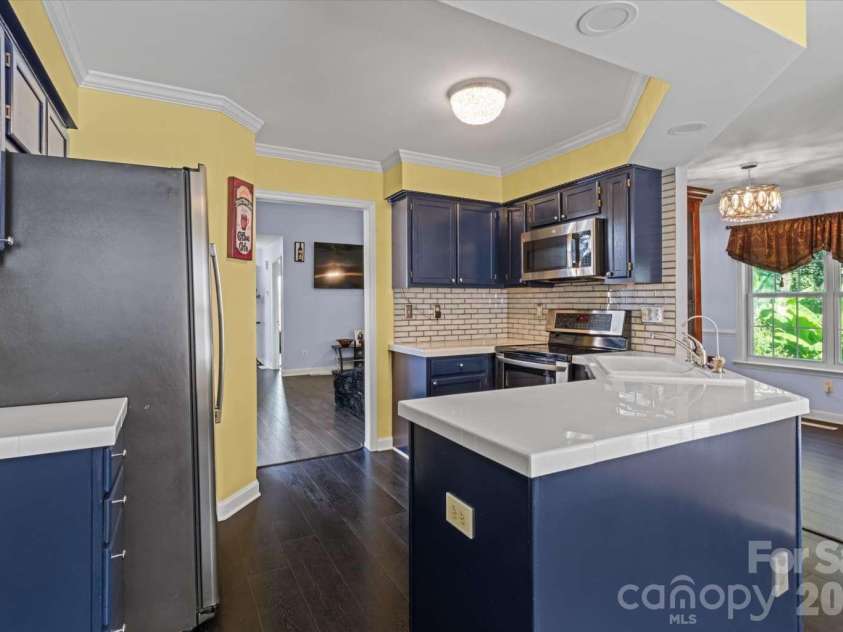 5125 Old Plantation Circle, Winston Salem, NC 27104.  MLS# CAR4431180, YatesRealty ID 9232. 