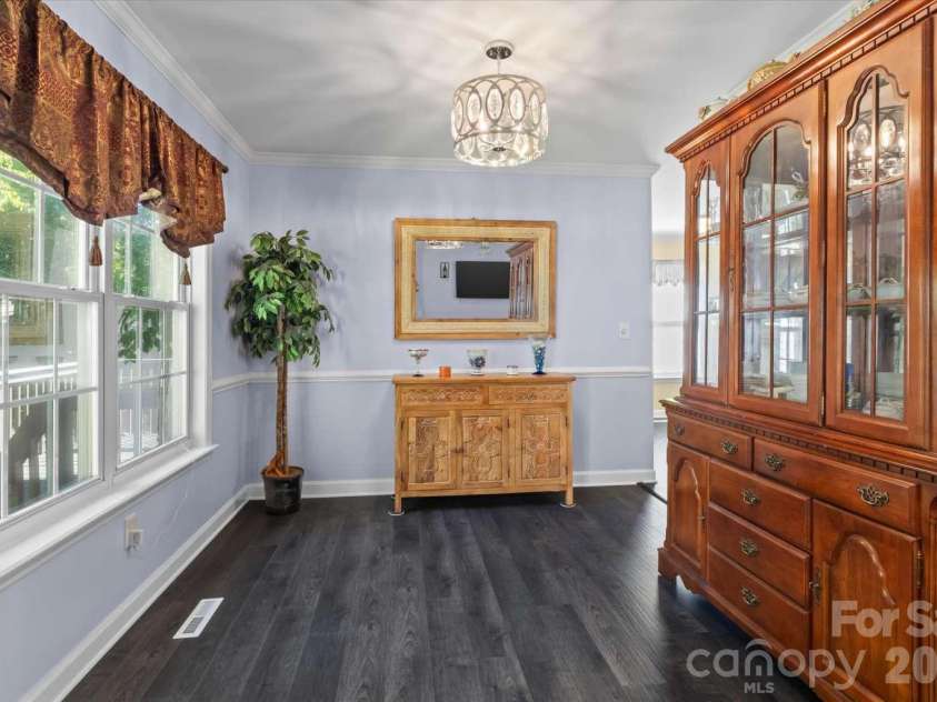 5125 Old Plantation Circle, Winston Salem, NC 27104.  MLS# CAR4431180, YatesRealty ID 9232. 