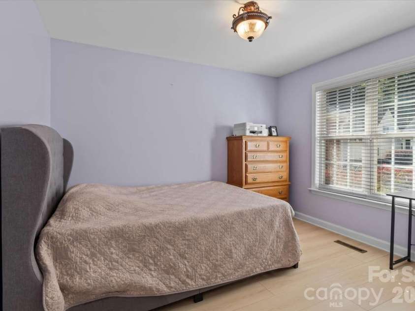 5125 Old Plantation Circle, Winston Salem, NC 27104.  MLS# CAR4431180, YatesRealty ID 9232. 