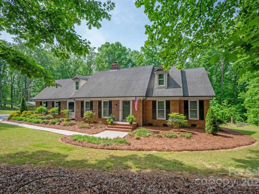 9941 Heritage Oak Lane, Waxhaw, NC 28173.  MLS# CAR4248679, YatesRealty ID 9234. 