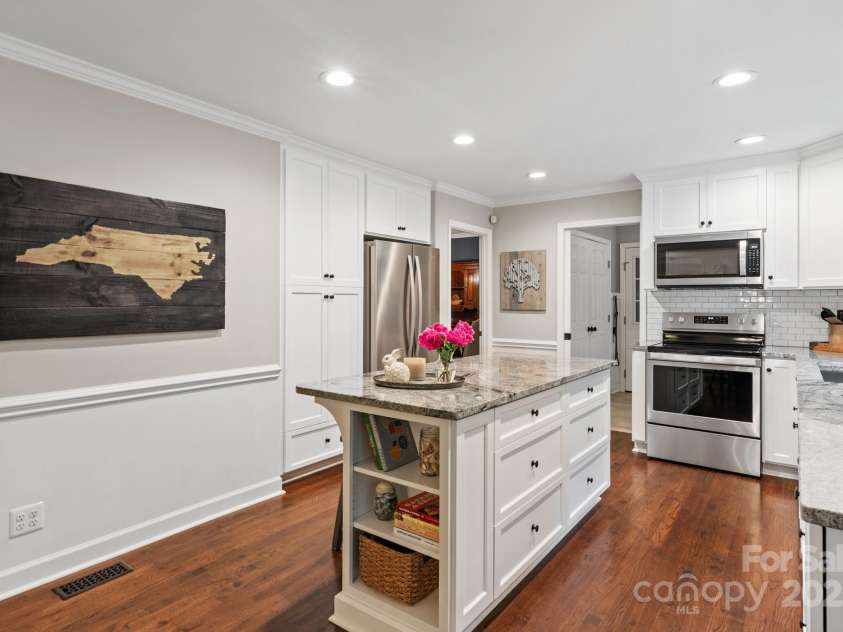 9941 Heritage Oak Lane, Waxhaw, NC 28173.  MLS# CAR4248679, YatesRealty ID 9234. 