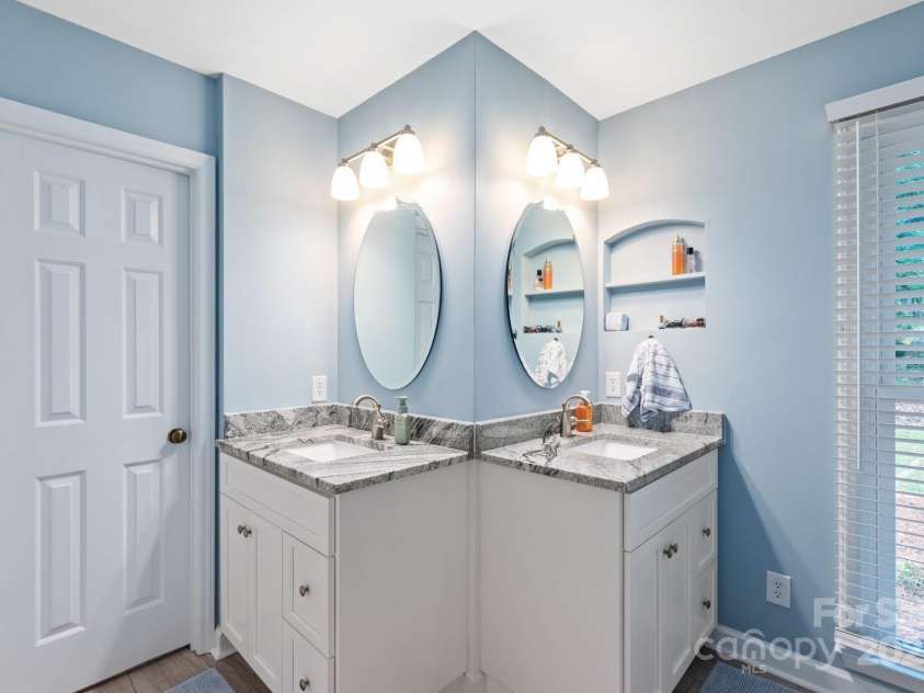 9941 Heritage Oak Lane, Waxhaw, NC 28173.  MLS# CAR4248679, YatesRealty ID 9234. 