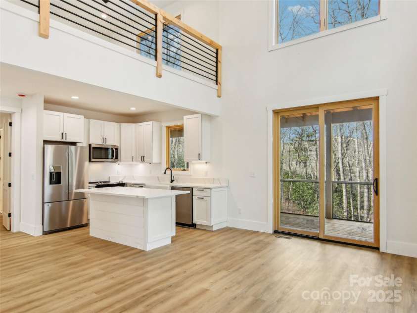 365 Cherokee Circle, Lake Toxaway, NC 28747.  MLS# CAR4194091, YatesRealty ID 9235. 