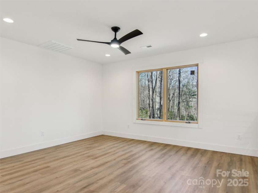 365 Cherokee Circle, Lake Toxaway, NC 28747.  MLS# CAR4194091, YatesRealty ID 9235. 