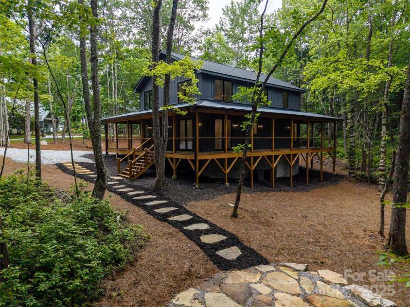 365 Cherokee Circle, Lake Toxaway, NC 28747.  MLS# CAR4194091, YatesRealty ID 9235. 