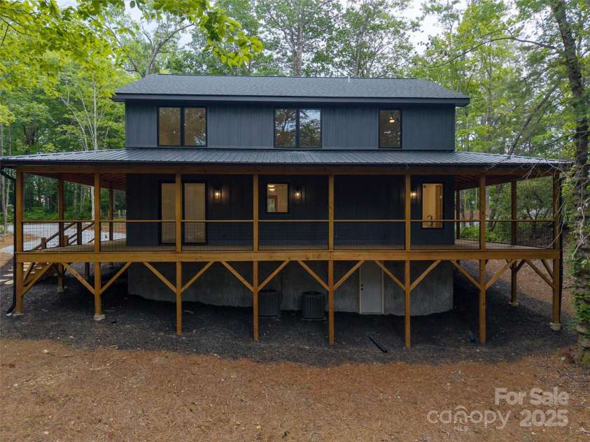 365 Cherokee Circle, Lake Toxaway, NC 28747.  MLS# CAR4194091, YatesRealty ID 9235. 