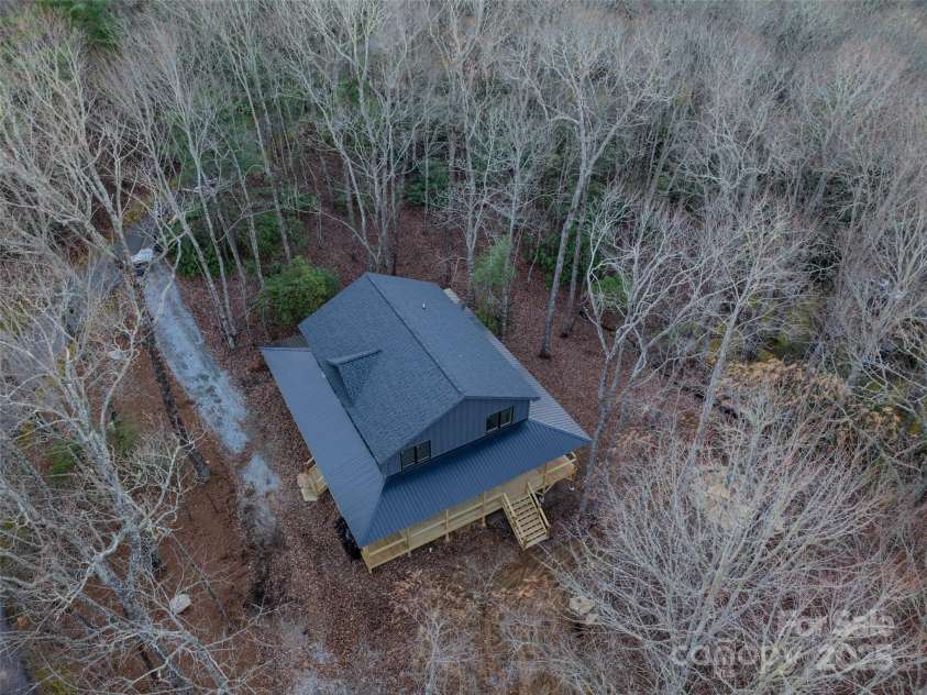 365 Cherokee Circle, Lake Toxaway, NC 28747.  MLS# CAR4291868, YatesRealty ID 9235. 