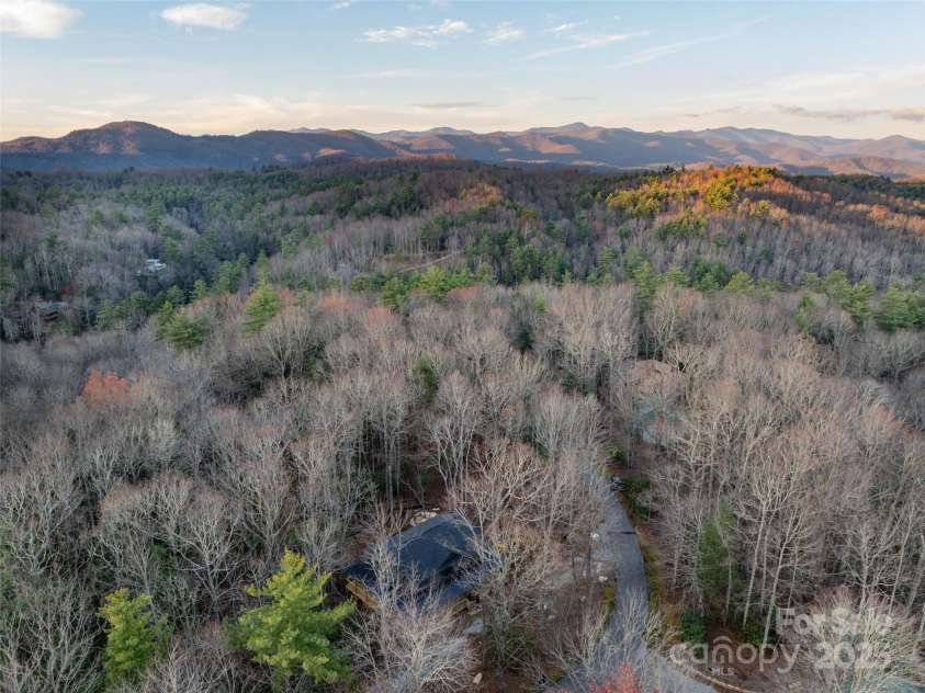 365 Cherokee Circle, Lake Toxaway, NC 28747.  MLS# CAR4291868, YatesRealty ID 9235. 