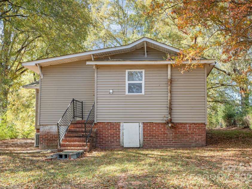 1224 Hollywood Terrace, Albemarle, NC 28001.  MLS# CAR4314277, YatesRealty ID 9236. 