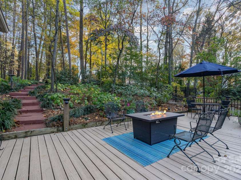 21315 Blakely Shores Drive, Cornelius, NC 28031.  MLS# CAR4203431, YatesRealty ID 9237. Private rear yard and spacious deck for entertaining