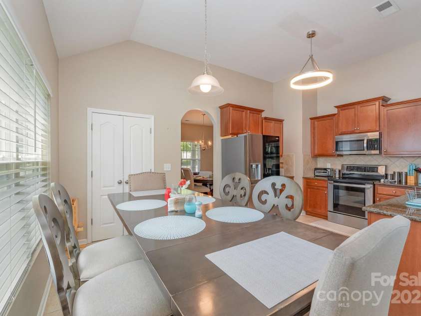13510 Brandon Trail Drive, Charlotte, NC 28213.  MLS# CAR4274832, YatesRealty ID 9239. 