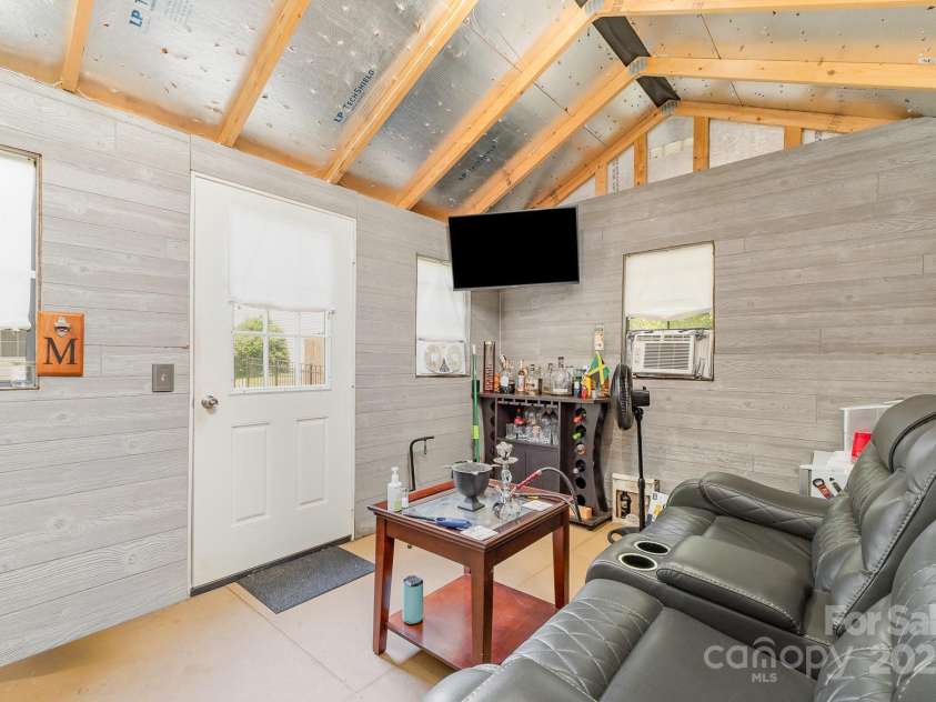 13510 Brandon Trail Drive, Charlotte, NC 28213.  MLS# CAR4274832, YatesRealty ID 9239. 