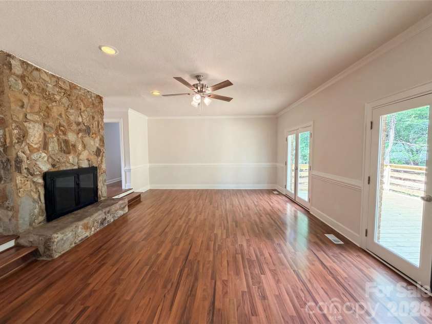 6024 Dovefield Road, Charlotte, NC 28277.  MLS# CAR4366998, YatesRealty ID 9239. 