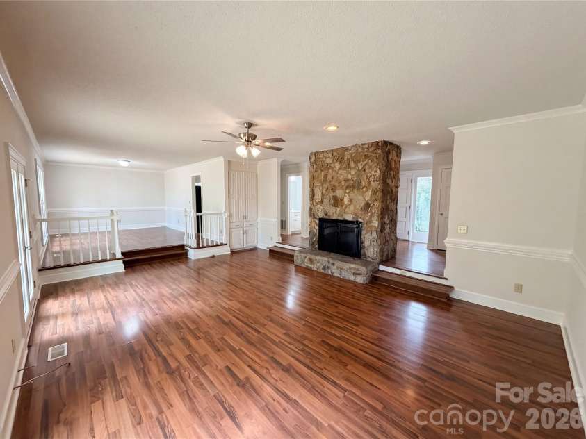 6024 Dovefield Road, Charlotte, NC 28277.  MLS# CAR4366998, YatesRealty ID 9239. 