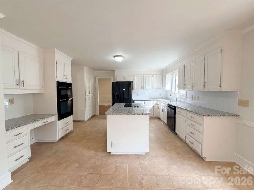 6024 Dovefield Road, Charlotte, NC 28277.  MLS# CAR4366998, YatesRealty ID 9239. 