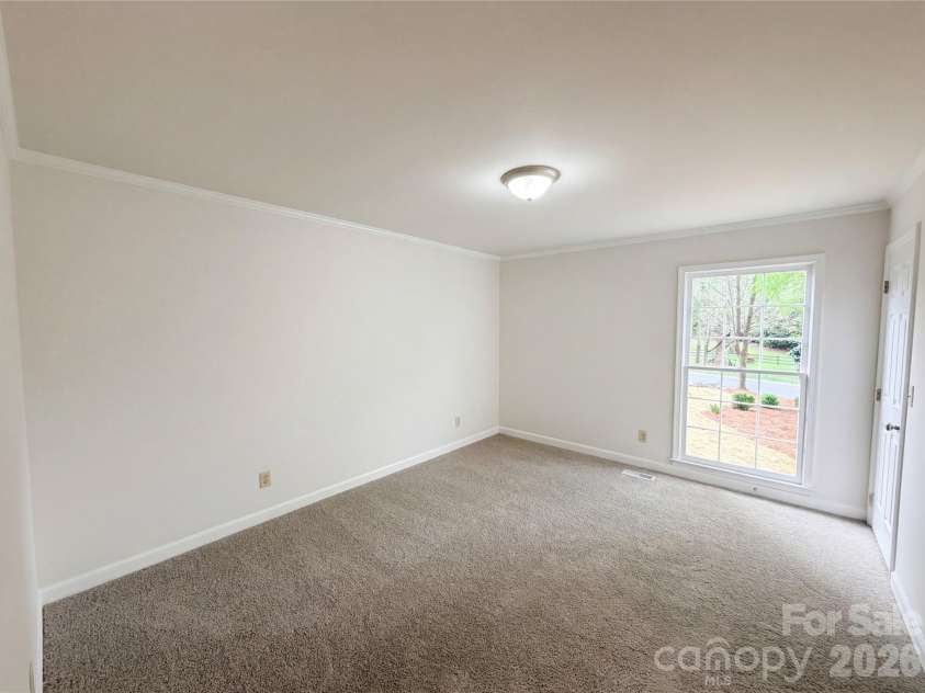 6024 Dovefield Road, Charlotte, NC 28277.  MLS# CAR4366998, YatesRealty ID 9239. 
