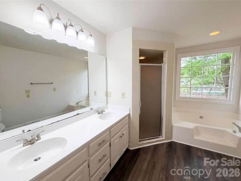 6024 Dovefield Road, Charlotte, NC 28277.  MLS# CAR4366998, YatesRealty ID 9239. 