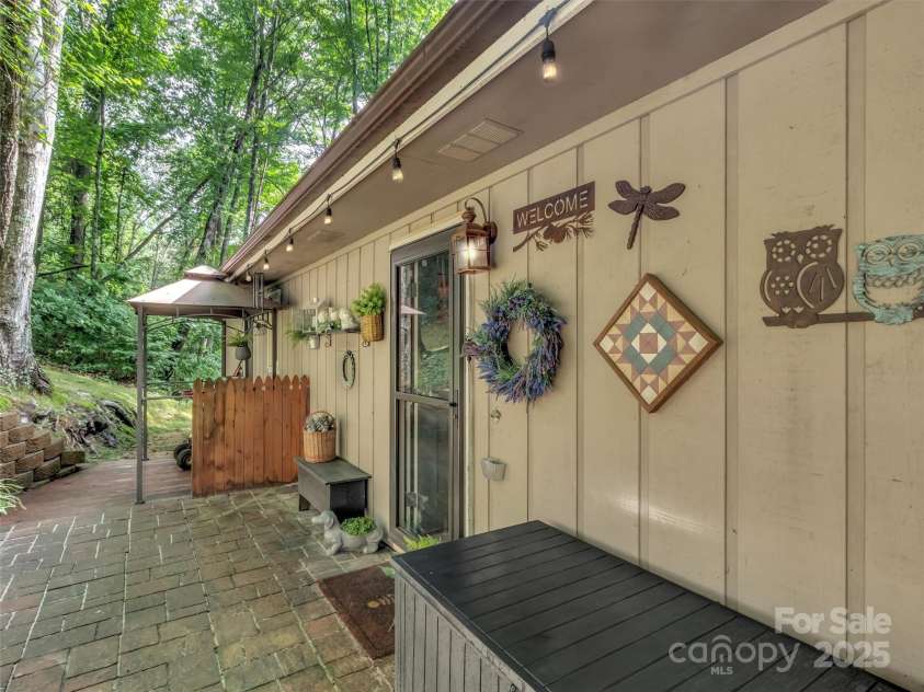 346 Wendy Way, Clyde, NC 28721.  MLS# CAR4289495, YatesRealty ID 924. 