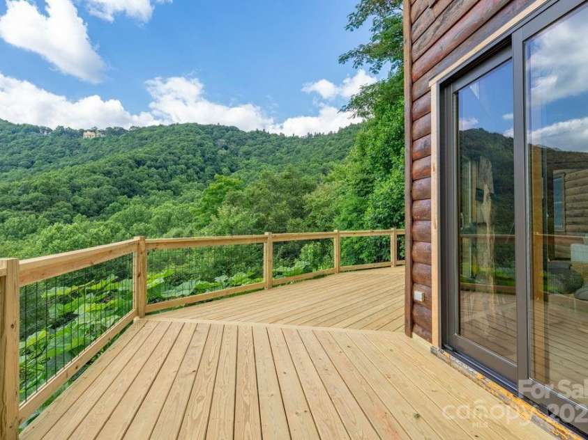 4901 Nightingale Way, Lenoir, NC 28645.  MLS# CAR4170137, YatesRealty ID 924. 