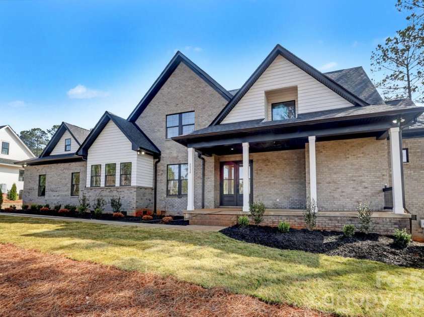 3210 Sherman Drive, Lancaster, SC 29720.  MLS# CAR4351468, YatesRealty ID 9241. 