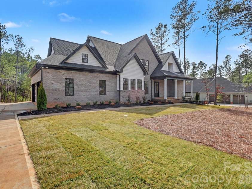 3210 Sherman Drive, Lancaster, SC 29720.  MLS# CAR4351468, YatesRealty ID 9241. 