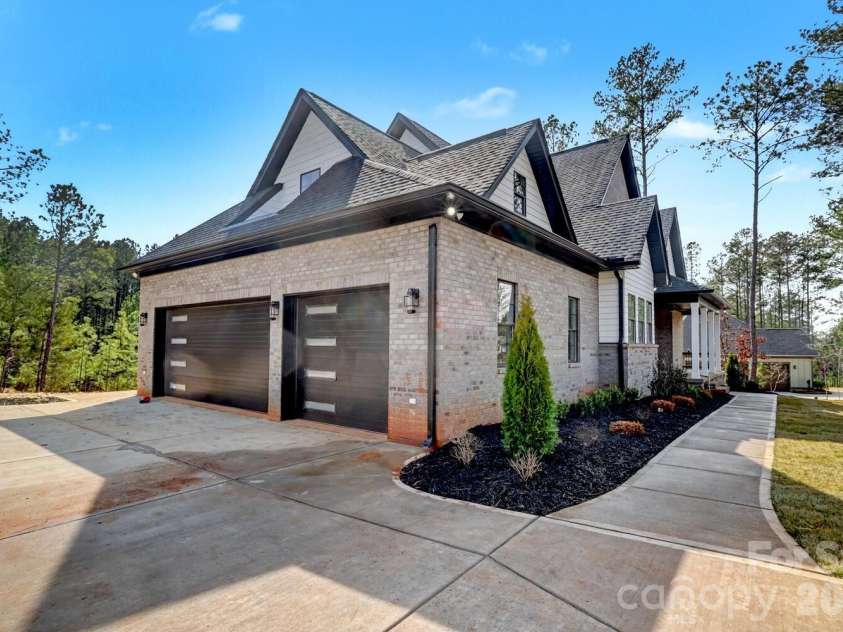 3210 Sherman Drive, Lancaster, SC 29720.  MLS# CAR4351468, YatesRealty ID 9241. 