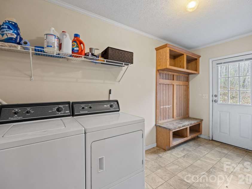 633 Allen Drive, Marshall, NC 28753.  MLS# CAR4365831, YatesRealty ID 9242. 