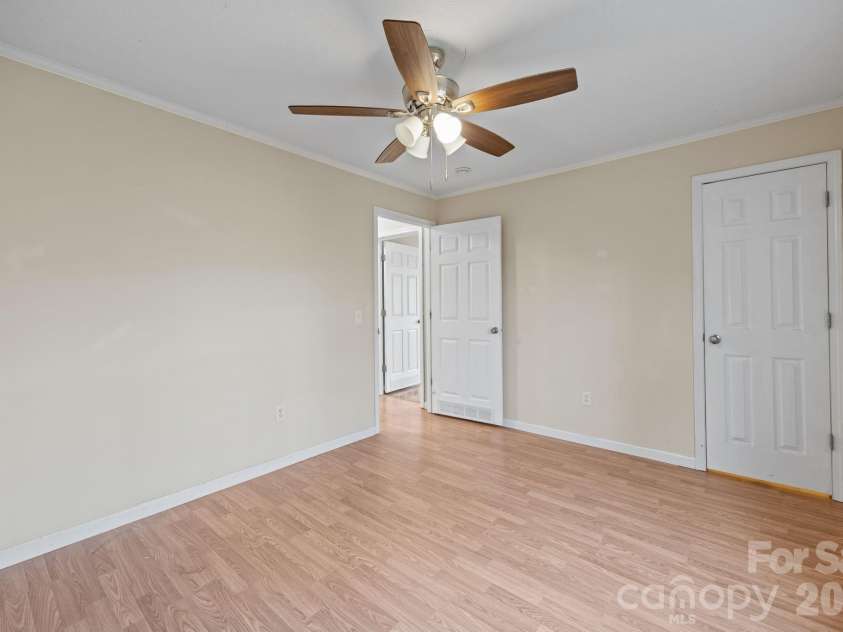 633 Allen Drive, Marshall, NC 28753.  MLS# CAR4365831, YatesRealty ID 9242. 