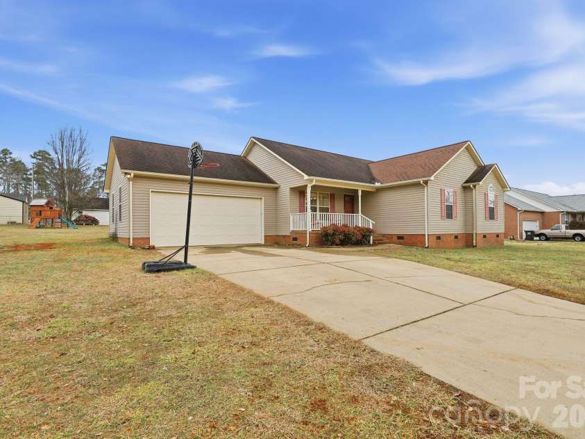 1160 Fox Chase Court, Salisbury, NC 28146.  MLS# CAR4345164, YatesRealty ID 9243. 