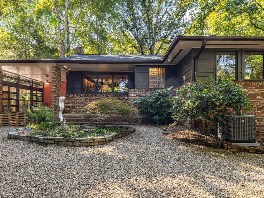 750 Braewick Road, Tryon, NC 28782.  MLS# CAR4305252, YatesRealty ID 9244. 