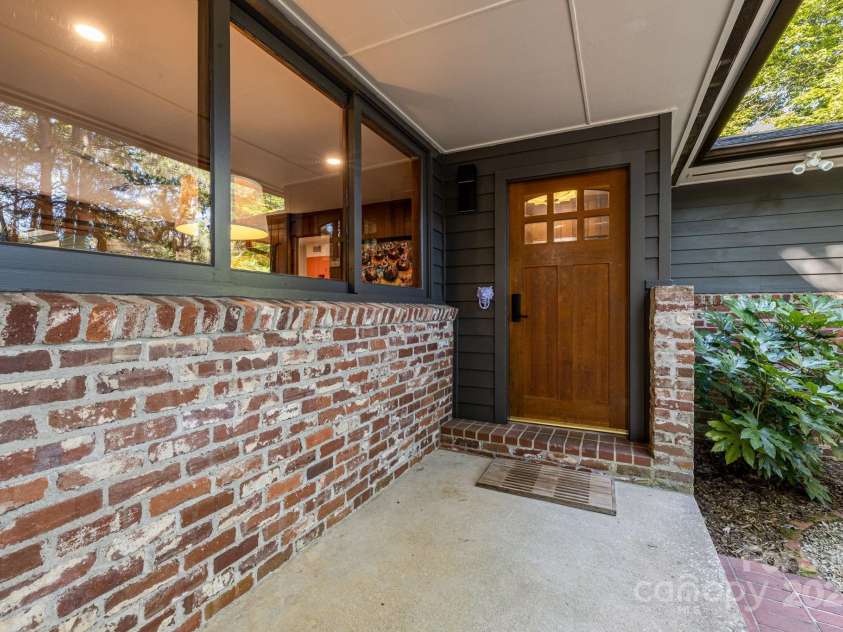 750 Braewick Road, Tryon, NC 28782.  MLS# CAR4305252, YatesRealty ID 9244. 