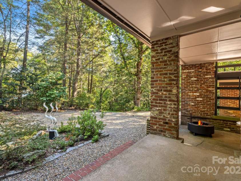 750 Braewick Road, Tryon, NC 28782.  MLS# CAR4305252, YatesRealty ID 9244. 