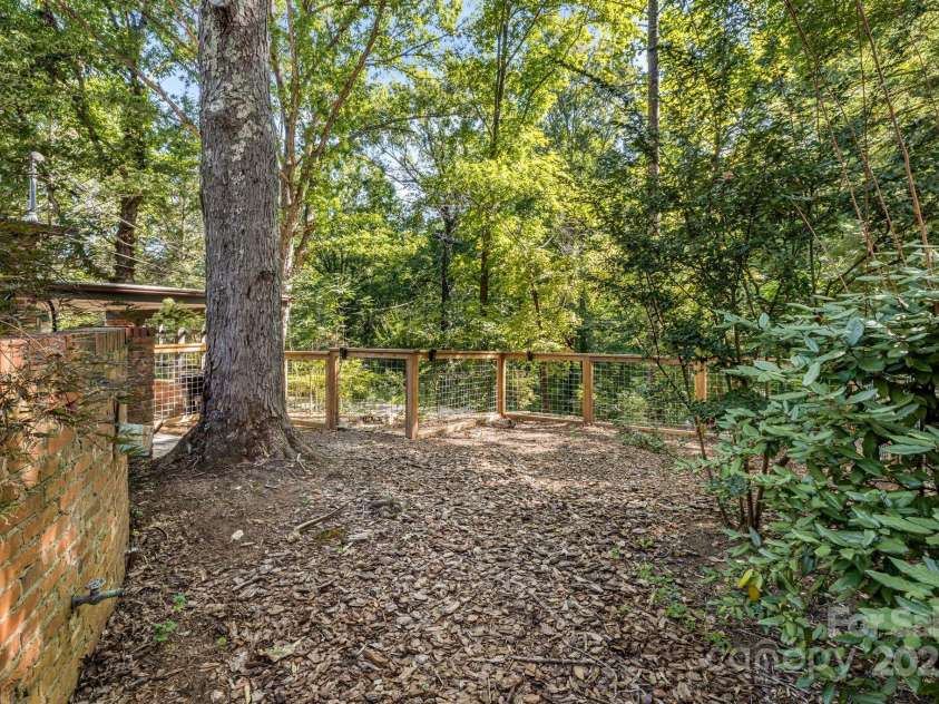 750 Braewick Road, Tryon, NC 28782.  MLS# CAR4305252, YatesRealty ID 9244. 