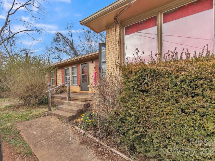 247 Speedwell Acres Road, Cullowhee, NC 28723.  MLS# CAR4235703, YatesRealty ID 9245. 