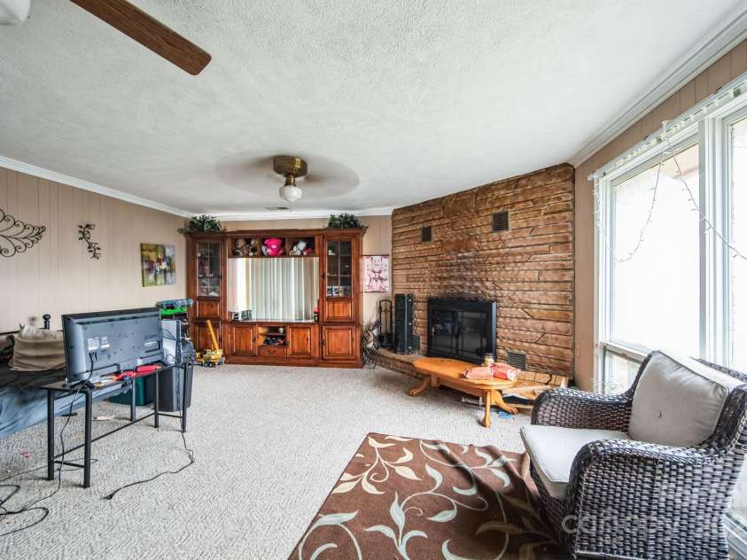 247 Speedwell Acres Road, Cullowhee, NC 28723.  MLS# CAR4235703, YatesRealty ID 9245. 